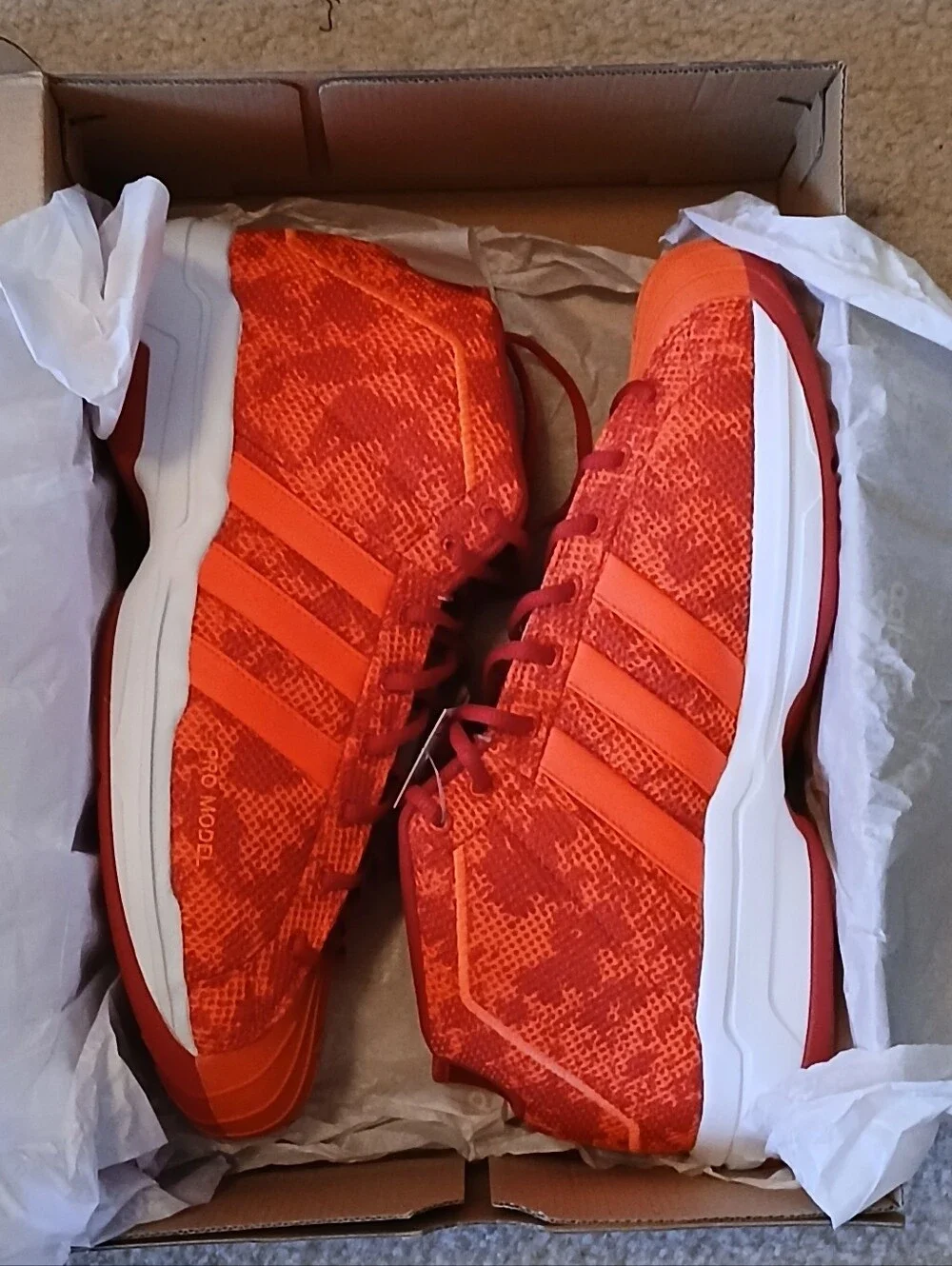 Pro Model 2G 'Solar Red'Comes with box 12.5